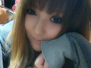 ２１歳の美人な関西嬢が顔出しでパンティ脱い...