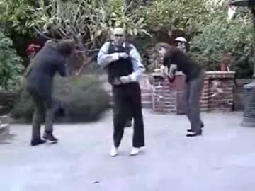 アメリカ人にぜったい絶頂☆性器の大発明のboys, be "stand up"!!踊らせてみた