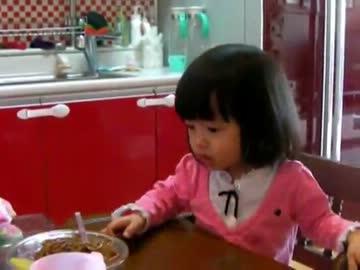 娘には焼きそばは辛すぎたようです。