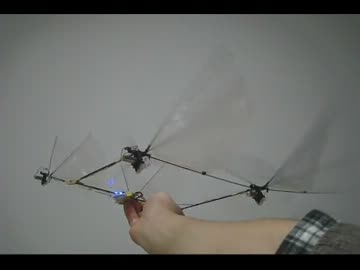 4発電動羽ばたき機（仮称：Quad X-Wing）　16枚翅 6軸ジャイロ搭載