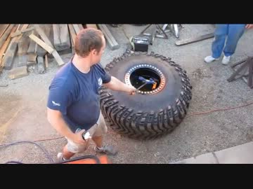 トラックのタイヤを燃やしたら大変な事態に！？