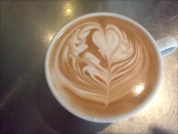 ラテアート練習中：②
