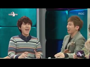 車で歌の練習をするイェソンのマネをするキュヒョン