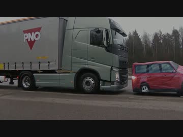 ボルボのトラック用自動ブレーキシステム！