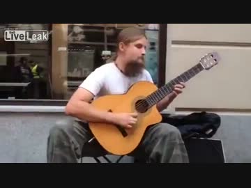海外で見つけた凄腕のギタリスト