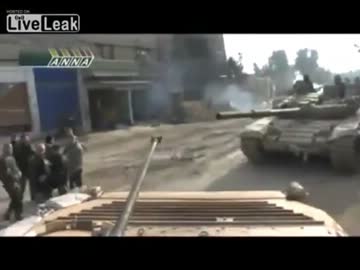 [車載動画]シリア政府軍のBMP-2とT-72　市街戦