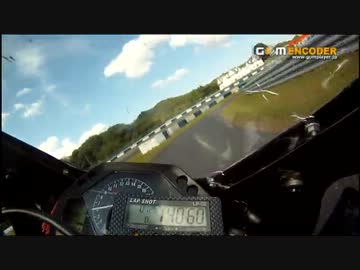 サーキットではコース上で転ぶとは限らない(涙)