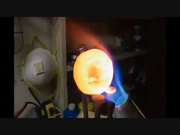 熱したニッケルを今度はドライアイスの上に置いてみた