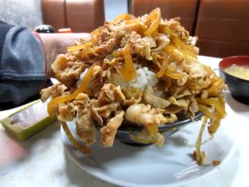 【大食い】ライフの肉丼大盛り(早稲田)　頭蓋骨を奉る高尾稲荷神社