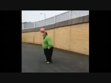 リフティングのうまいデブ