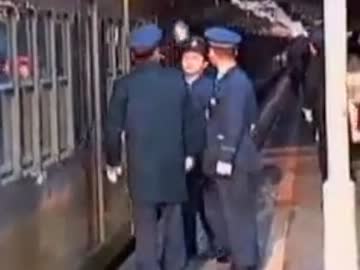 通勤ラッシュに完全勝利した鉄道員UC.zip