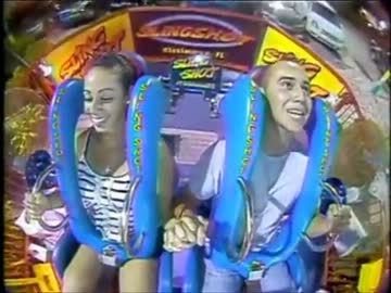 絶叫マシンで妙な所で気絶してしまう男