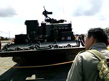 2013年4月7日 駒門駐屯地創立53周年記念式典 11式装軌車回収車初公開