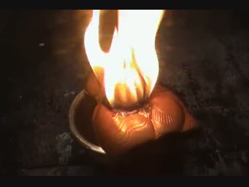 赤く熱したニッケルをウサギを象ったチョコレートの上に置いてみた