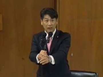 田村憲久議員がマイクを握るだけの動画