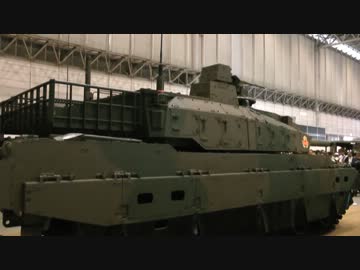 這いよれきつね君 10式戦車の右側面 砲塔傾斜部に萌えるよね