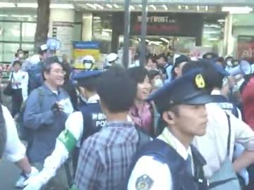 川崎駅前の極めて残念な人たち（しばき隊）