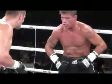 【K-1MAX初代王者】 アルバート・クラウスがボクシングデビュー