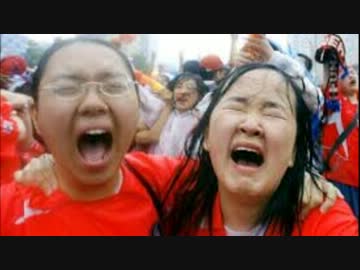 韓国 サッカーPSYにブーイング 神聖なスポーツであってはならぬだってw　