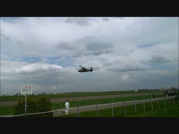 丘珠駐屯地にてOH-1の変態機動訓練