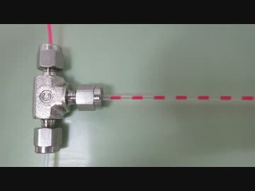 ガラスとPDMS流路でのスラグ流