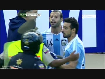 アルゼンチン代表マスチェラーノ、ボール蹴らずに運転手を蹴って退場