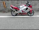 あまり見ないYZF1000Rの