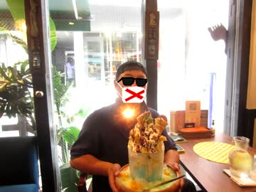 【ジャンボパフェ】渋谷ＴＯＭ ＢＯＹで全長４０㎝モーモーパフェ食べた