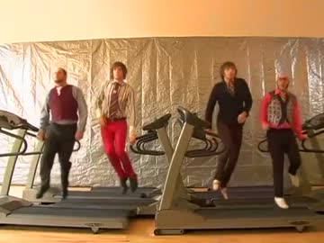 アメリカ人に「HE★VENS GATE」を踊らせてみた