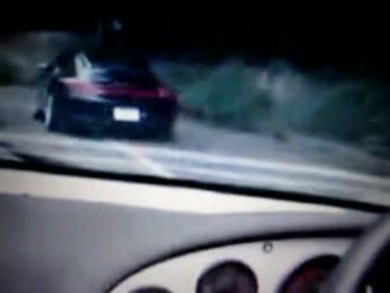 進路妨害する悪質な軽四