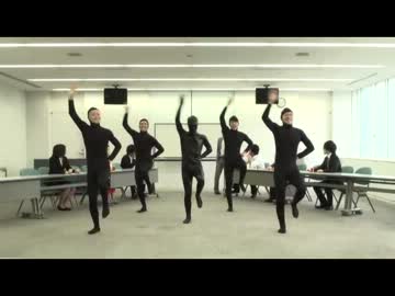 会議室でハピシン踊ってみました。