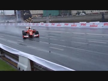 小林可夢偉、F1フェラーリのデモ走行でクラッシュ