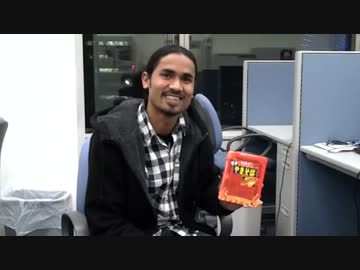 インド人が激辛ペヤングを食べてみた