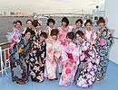 東京湾納涼船２０１３＝飲み放題のビール片手にお祭り騒ぎ