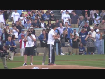 某レアル・マドリード所属選手がバッティングと始球式を行った結果www