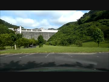 松田川ダムの下流広場から堤体の上まで走ってみた