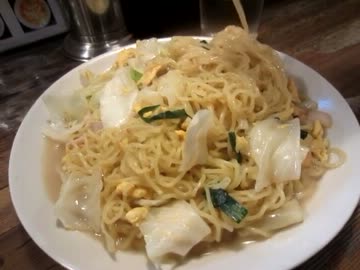 汁の無い炒飯みたいなラーメン『チャーメン』