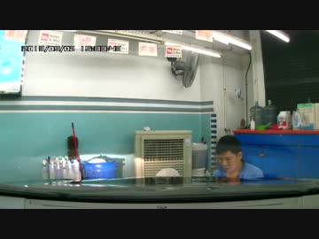 香港　洗車した客の車をほかの車にぶつけるが知らんぷりする店員