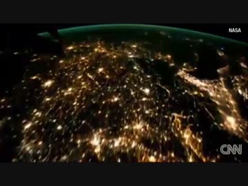 宇宙から撮影した幻想的な地球