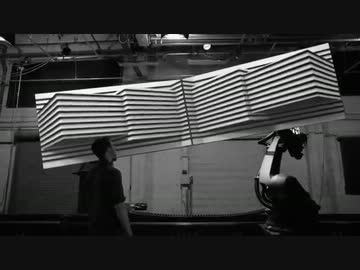 板が箱に化けワープする。魔法のようなプロジェクションマッピング