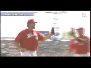 広島・エルドレッド、菊池　ファインプレー