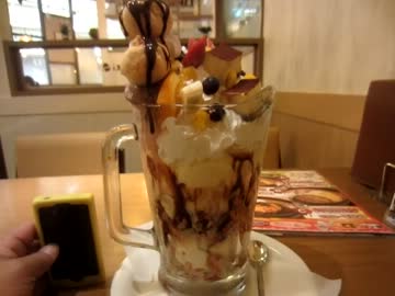 【ジャンボパフェ】おむらいす亭のキングパフェ１６５０ｃｃ ＠北砂