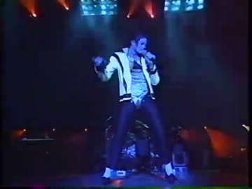 8/12 [ Dangerous Tour Live in Buenos Aires ] Thriller