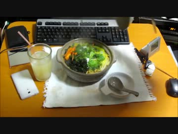 パンツマンの味噌煮込みうどん。