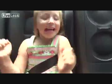 GT-Rの加速に絶叫する５歳の女の子