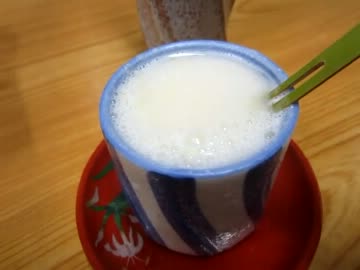 赤坂豊川稲荷の美吉で甘酒とクリームあんみつとヌコを満喫★