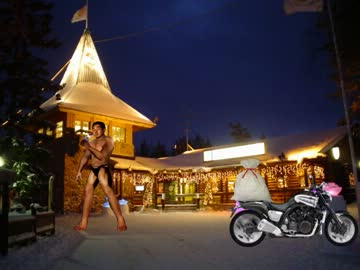 UNEIと子供たちにプレゼントを贈る先輩.Xmas