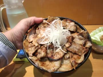 【大盛り】ホエーどん亭の 十勝豚丼特大１ｋｇ　＠品川