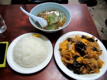 【大盛り】尚チャンラーメン　木耳肉定食＋半ラーメン大盛り