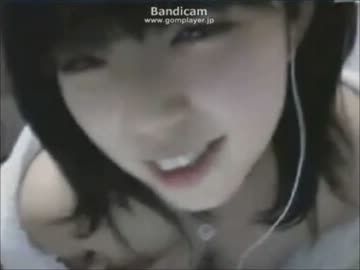 ニコ生かな？　お姉さんのポーズがエロ過ぎなんですが・・・